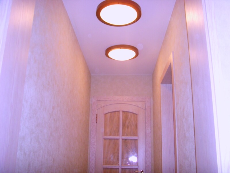 Ceiling lights in the hallway