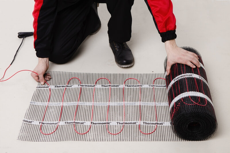 Laying the heating mat