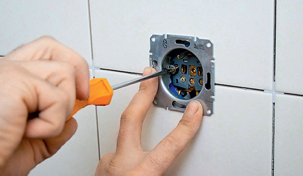 Installation of wiring in the bathroom