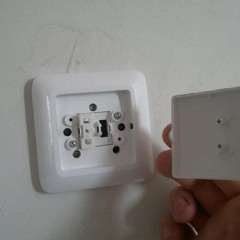 How to disassemble the light switch?