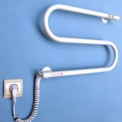Характеристики на инсталирането на електрическа отоплена кърпа в банята