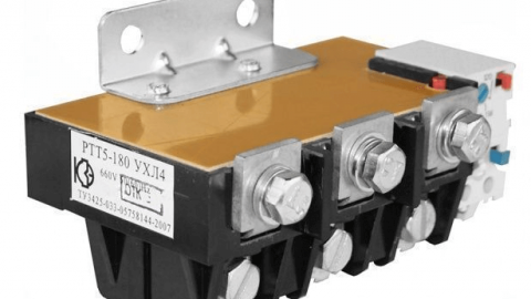 What is a thermal relay and what is it for?