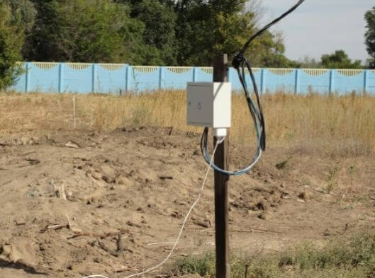 Temporary connection of electricity to the site