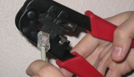 How to crimp a network cable?