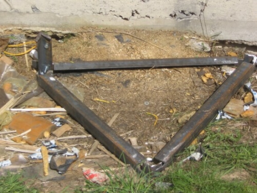 Welded triangle