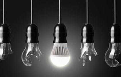 Zašto LED lampica svijetli?