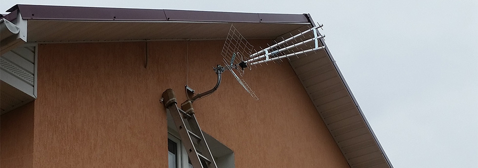 TV antenna above the window