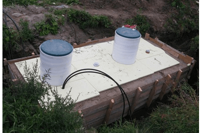 Heating of septic tanks and sewer pipes of a country house