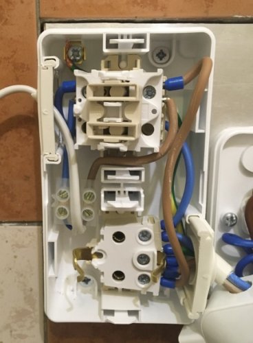Connecting the power outlet and switch