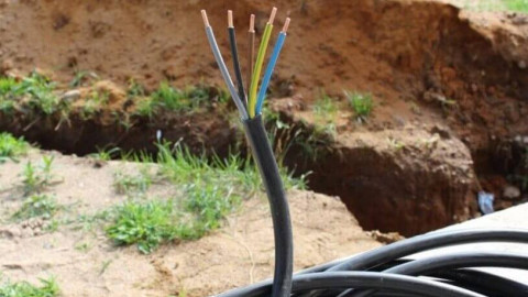 What is the best cable routing: in the ground or in the air