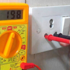 How to measure AC and DC voltage